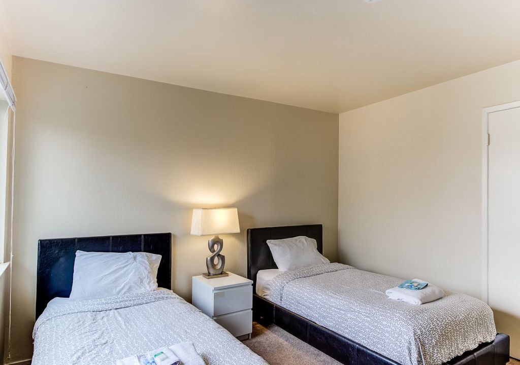 Photo of Bedroom in Downtown Berkeley
