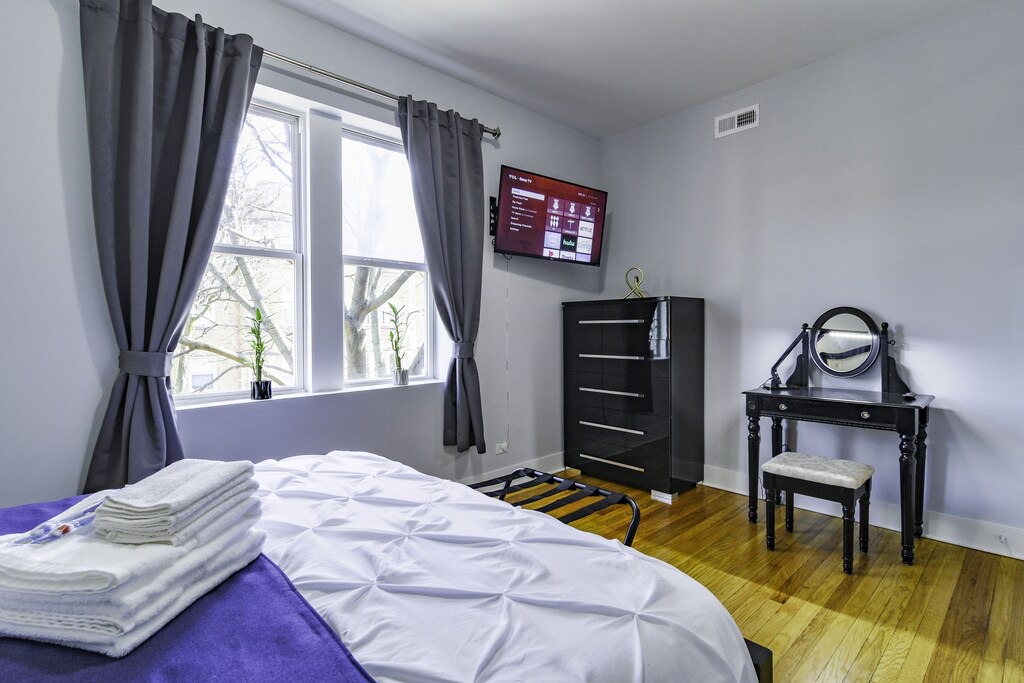 Photo of Bedroom in Irving Park