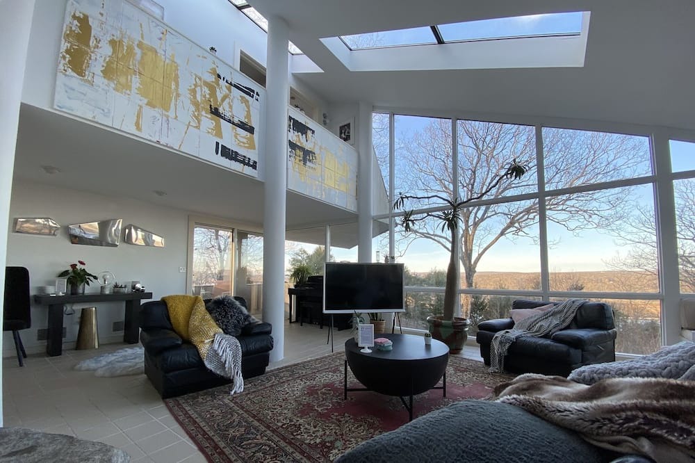 Photo of Livingroom in Lyme