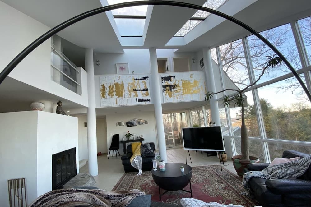 Photo of Livingroom in Lyme