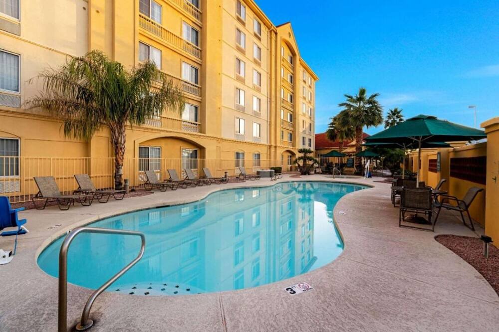 Photo of Outdoor in Superstition Springs