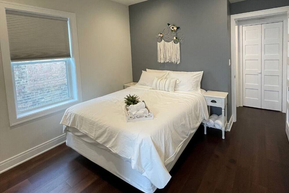 Photo of Bedroom in Edgewater