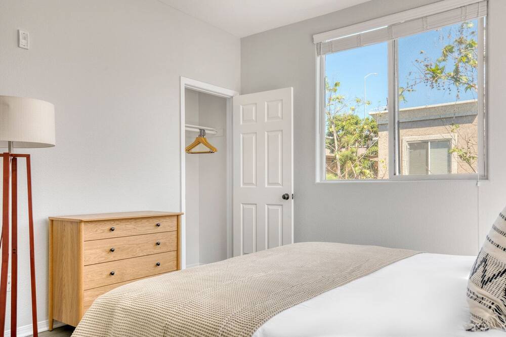 Photo of Bedroom in Mar Vista