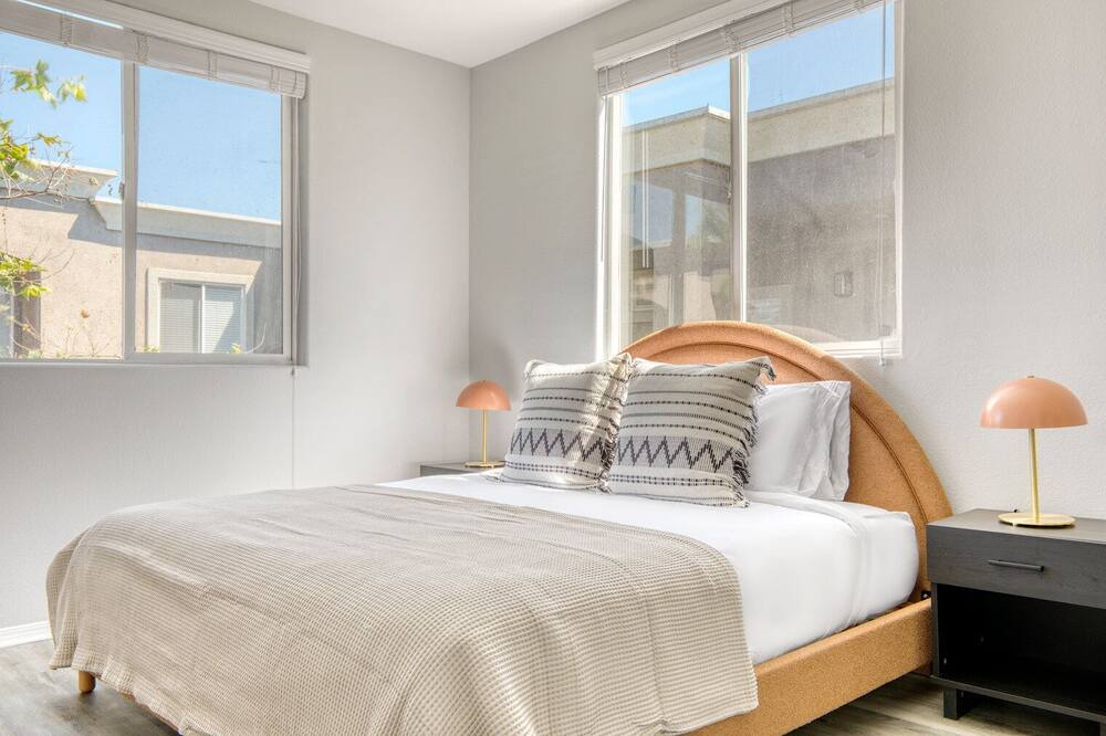 Photo of Bedroom in Mar Vista