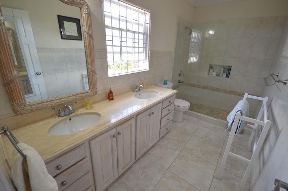 Photo of Bathroom in Christie