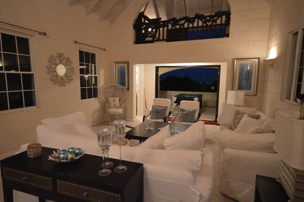 Photo of Livingroom in Christie