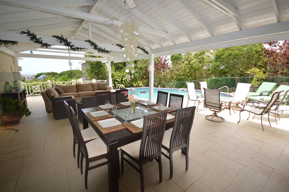 Photo of Patio Balcony in Christie