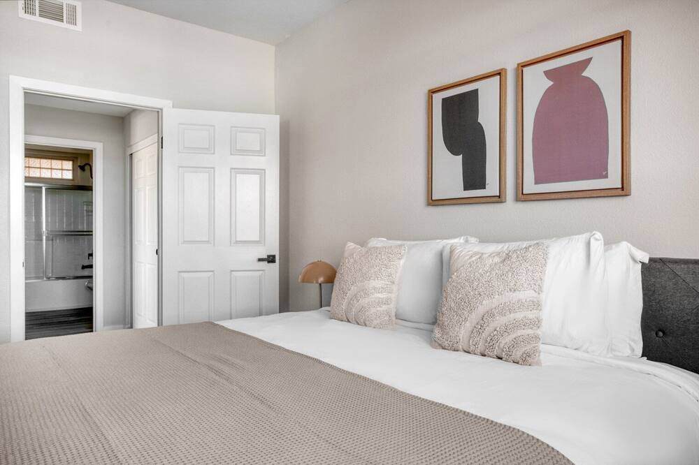 Photo of Bedroom in Mar Vista