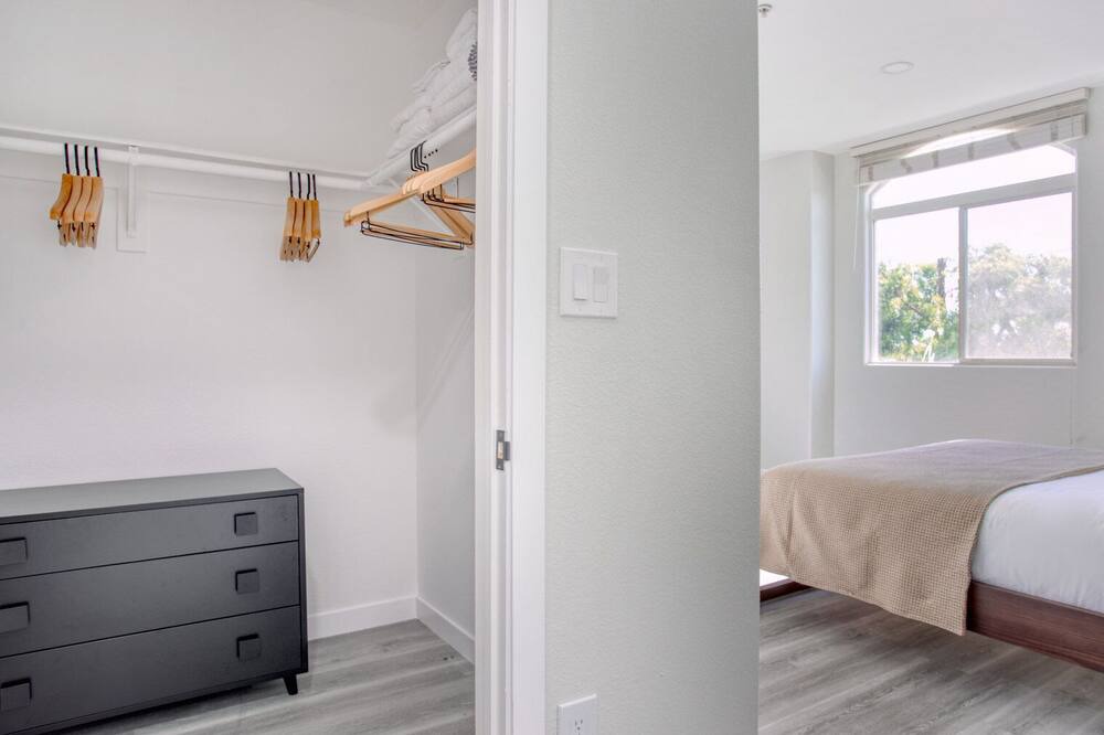 Photo of Bedroom in Mar Vista