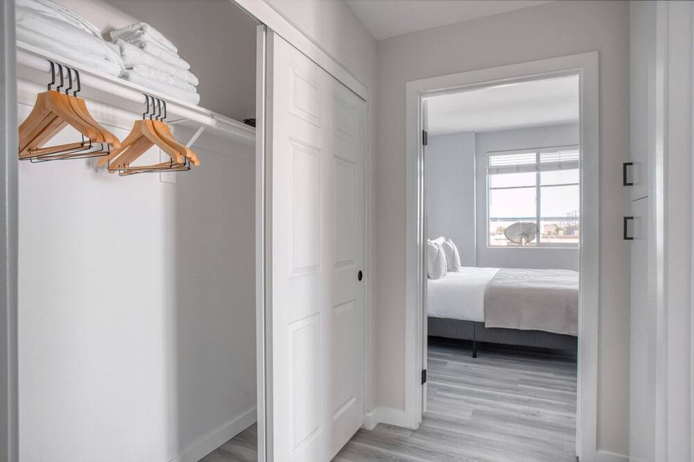 Photo of Bedroom in Mar Vista