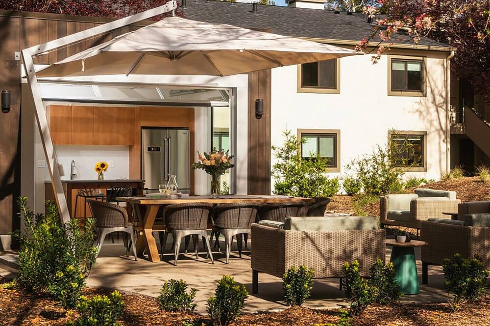 Photo of Outdoor in Sharon Heights