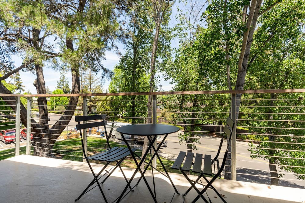 Photo of Patio Balcony in Sharon Heights