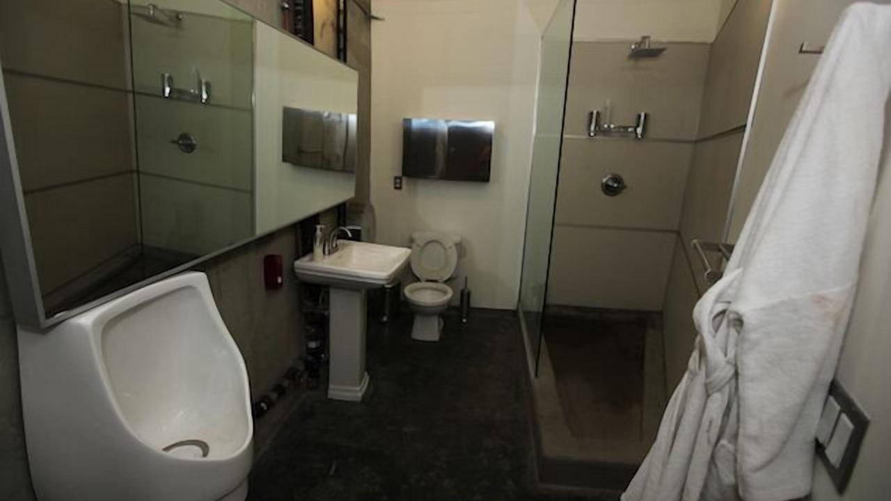 Photo of Bathroom in Hollywood