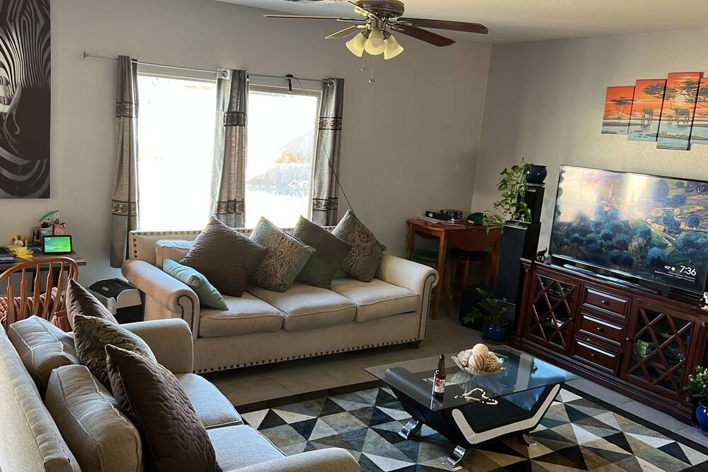 Photo of Livingroom in El Mirage