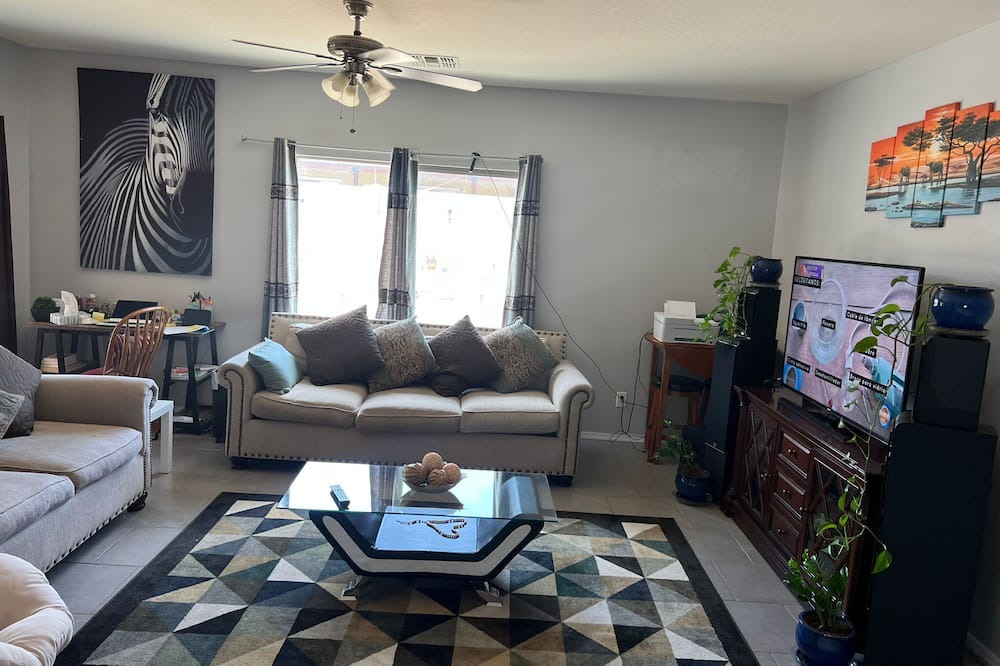 Photo of Livingroom in El Mirage