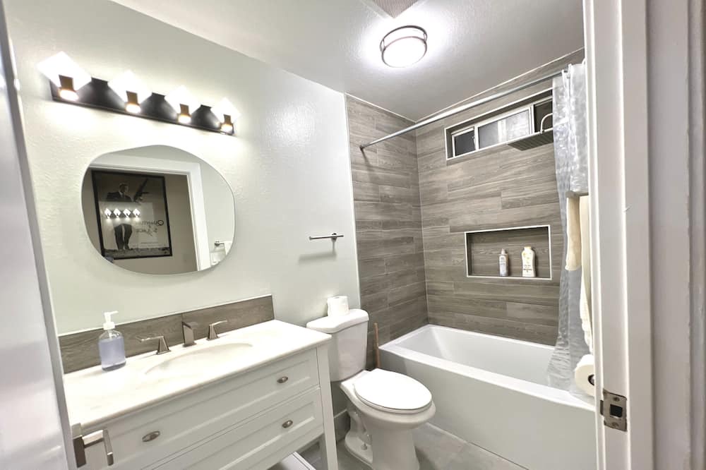 Photo of Bathroom in Atwater Village