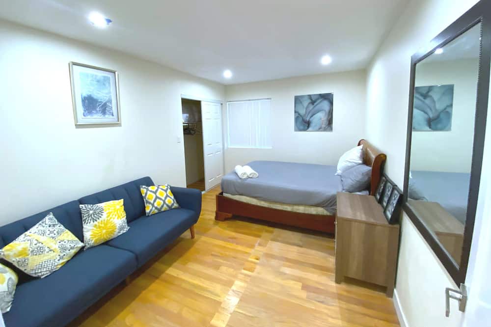 Photo of Bedroom in Atwater Village