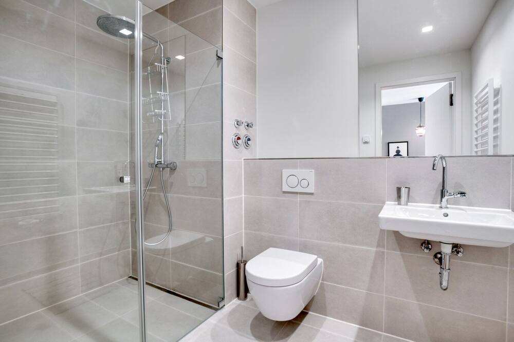 Photo of Bathroom in Tiergarten