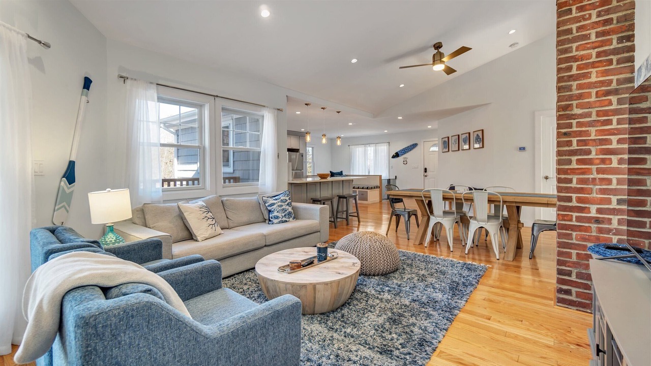 Photo of Livingroom in Hampton Bays