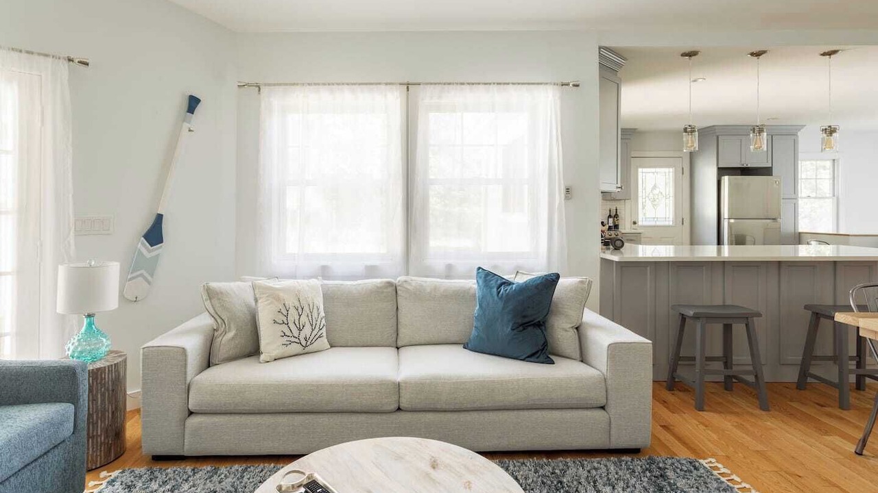 Photo of Livingroom in Hampton Bays