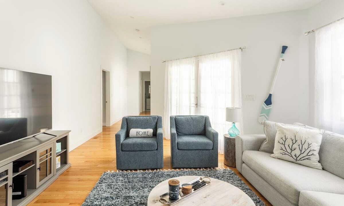 Photo of Livingroom in Hampton Bays