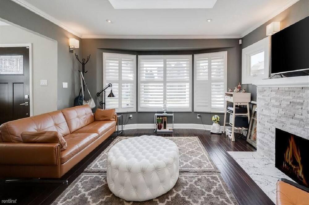 Photo of Livingroom in South Berkeley