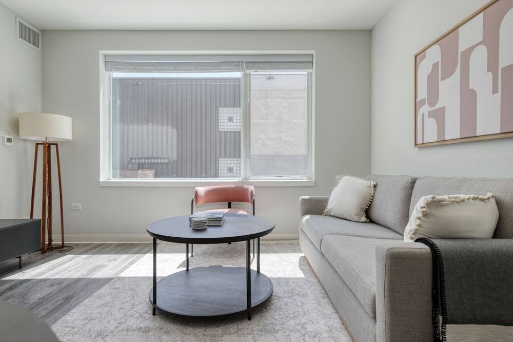 Photo of Livingroom in Edgewater