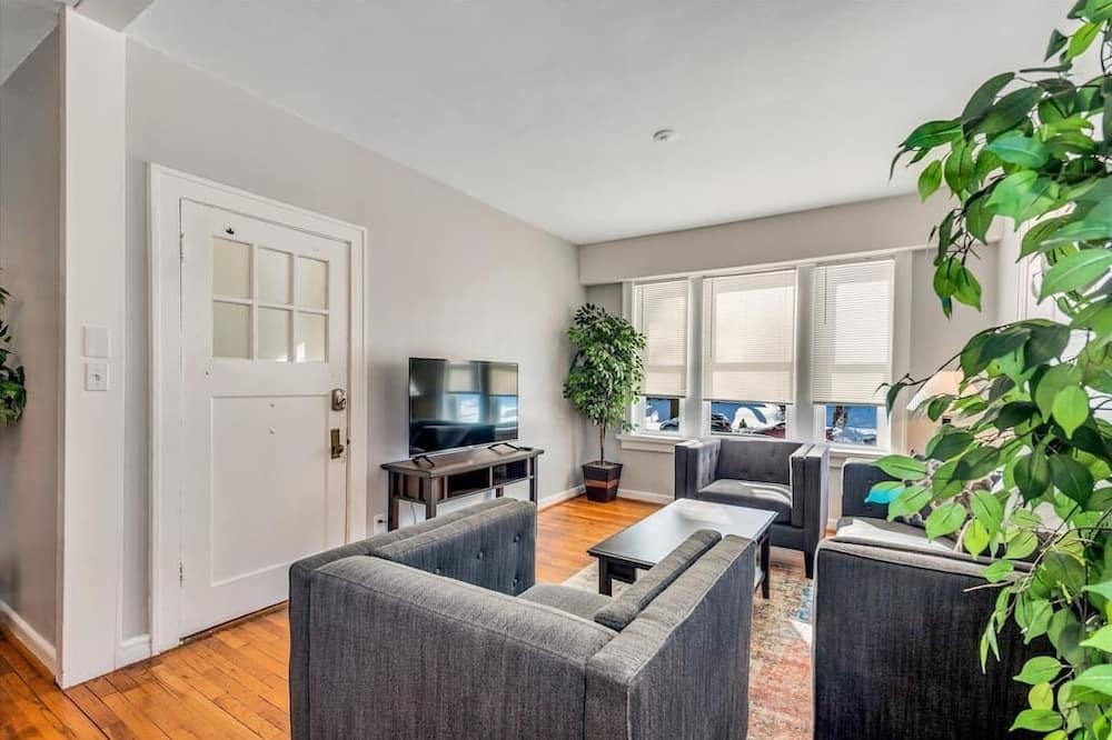 Photo of Bedroom in Southwest Garden