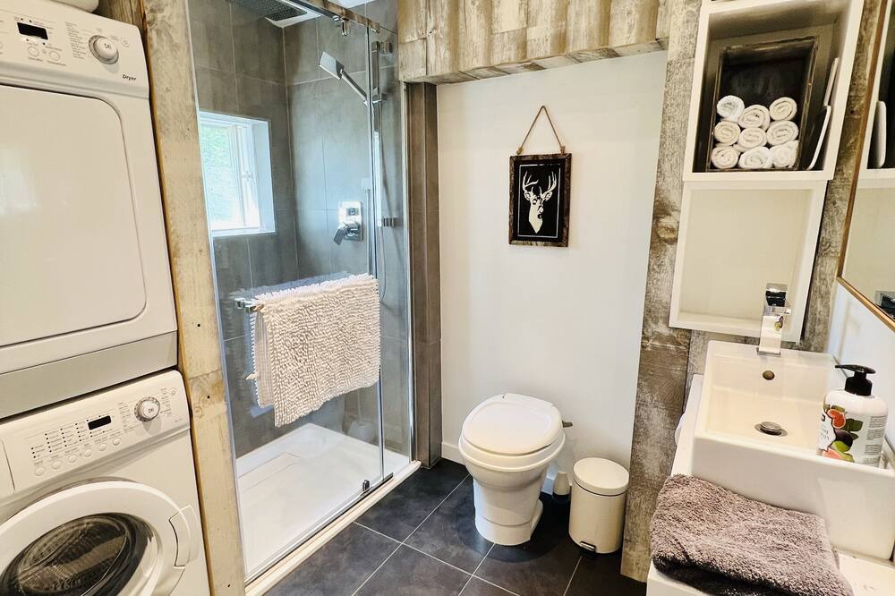 Photo of Bathroom in Saint-Denis-de-Brompton
