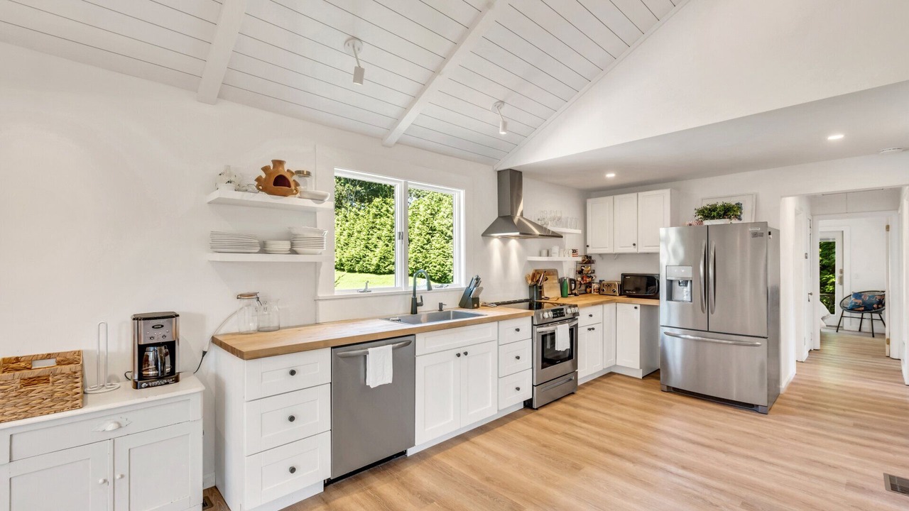 Photo of Kitchen in Amagansett North