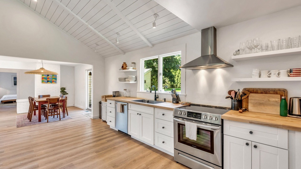 Photo of Kitchen in Amagansett North