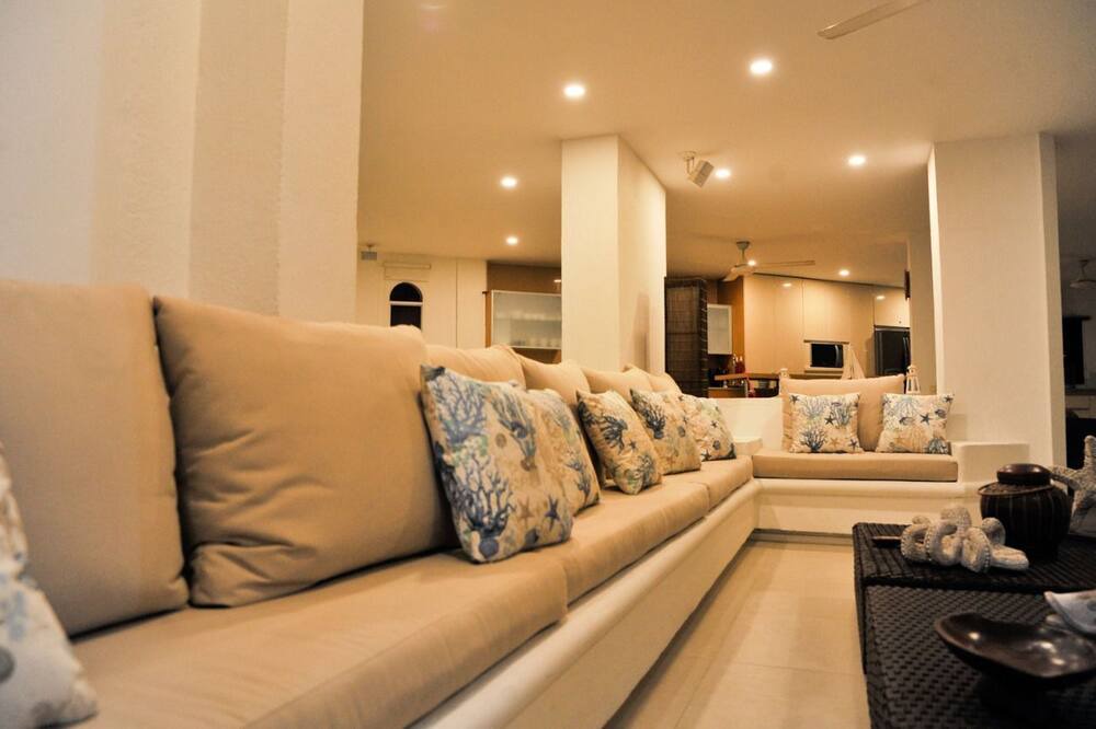 Photo of Livingroom in Urb Plenomar