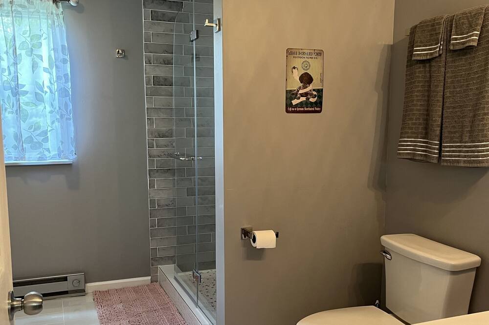Photo of Bathroom in Murdock