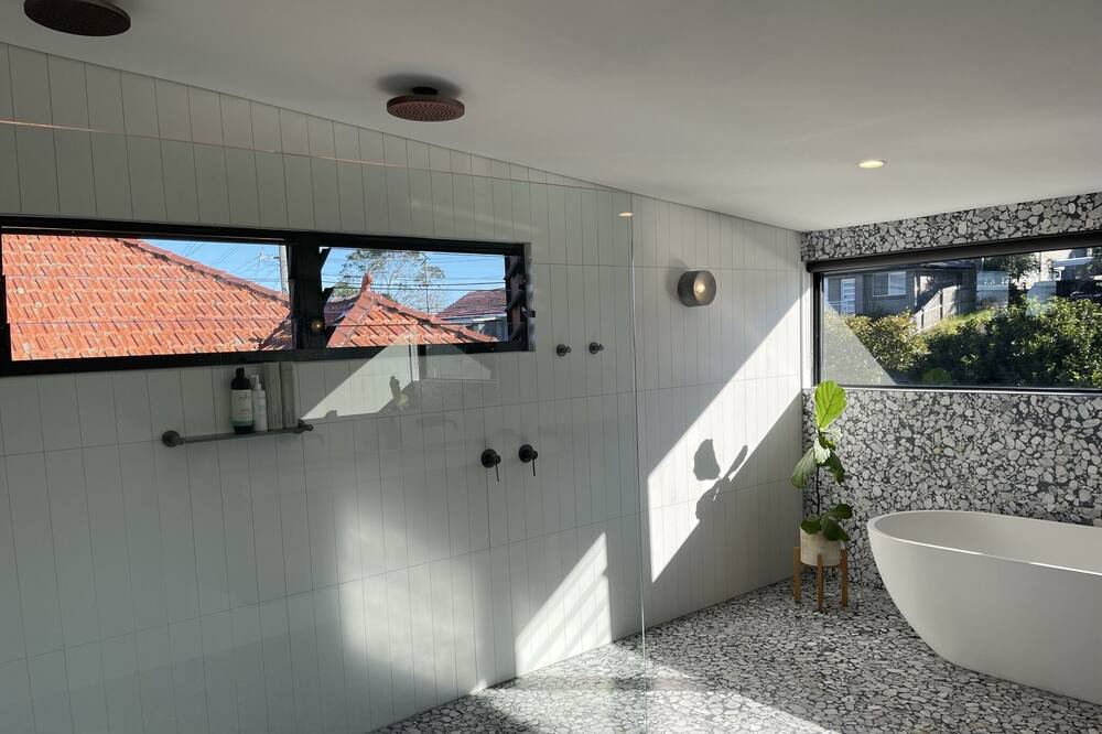 Photo of Bathroom in Narraweena