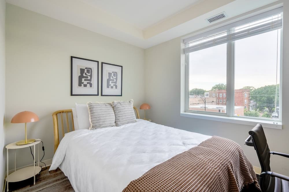 Photo of Bedroom in Edgewater