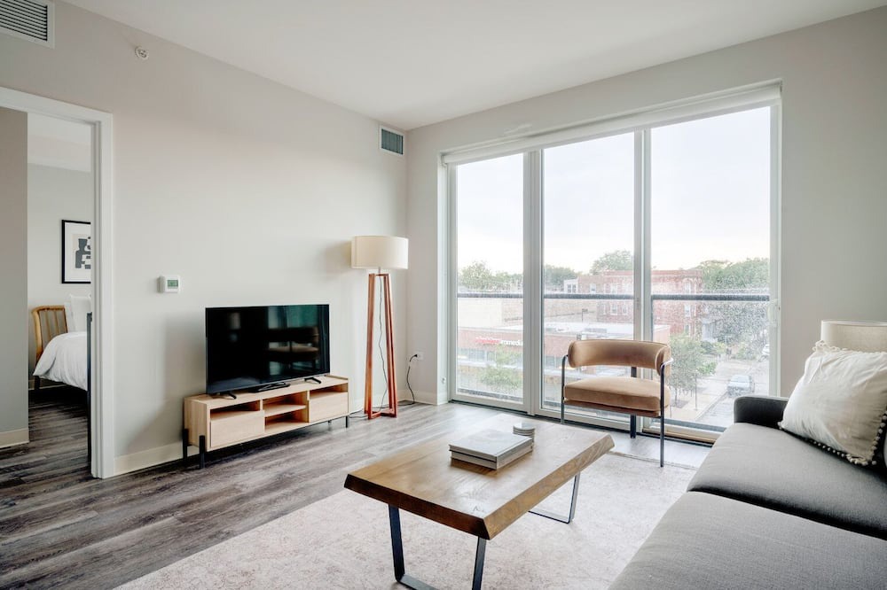 Photo of Livingroom in Edgewater