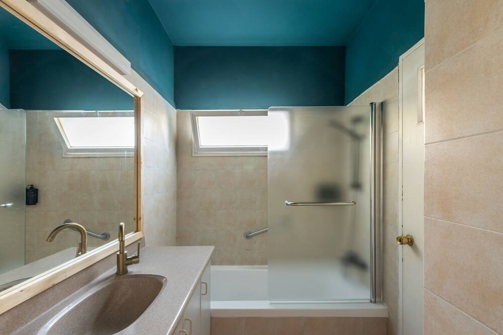Photo of Bathroom in Almog
