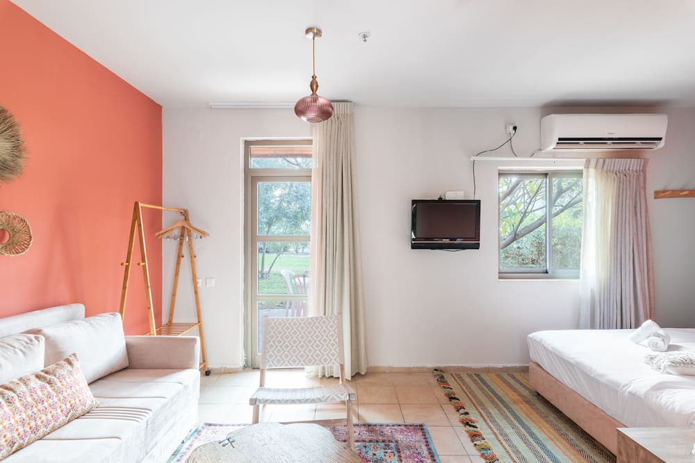 Photo of Bedroom in Almog