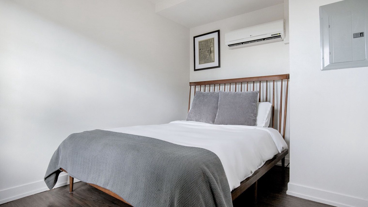 Photo of Bedroom in Sheridan Park