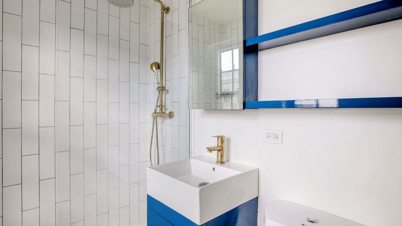 Photo of Bathroom in Sheridan Park