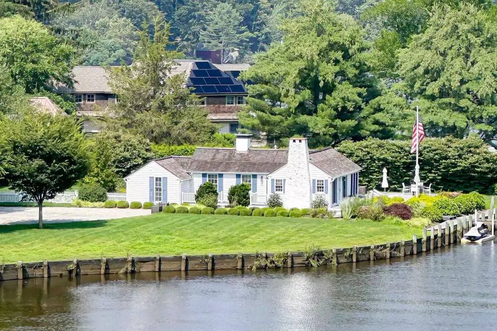 Photo of Others in Essex Village