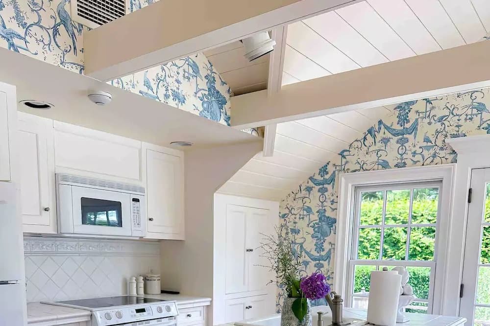 Photo of Kitchen in Essex Village