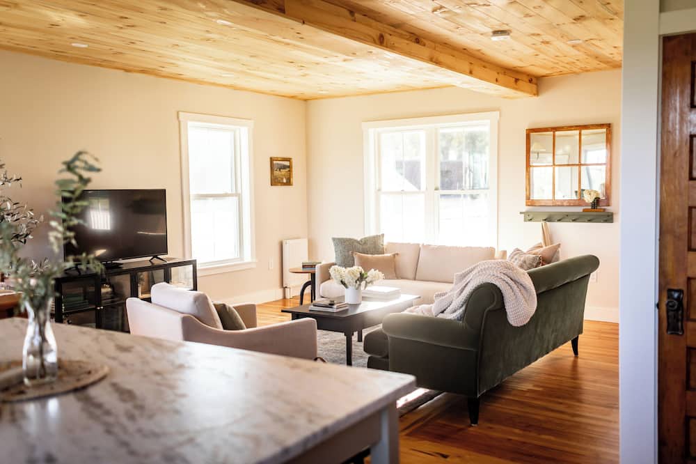 Photo of Livingroom in East Montpelier