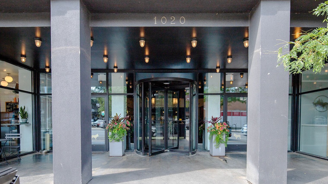 Photo of Outdoor in Uptown
