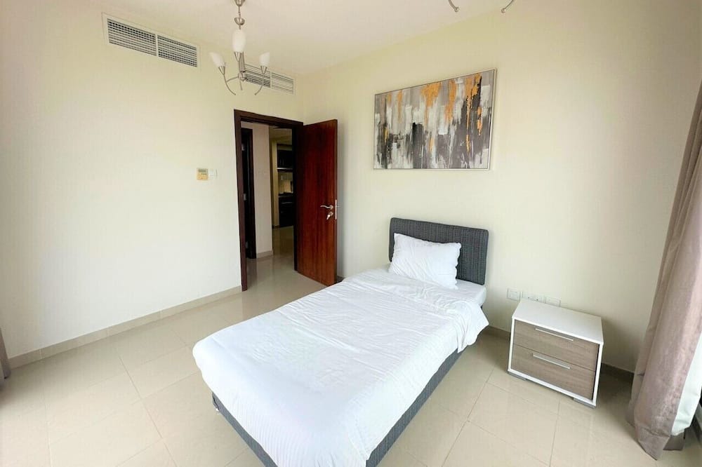 Photo of Bedroom in Mina Al Arab