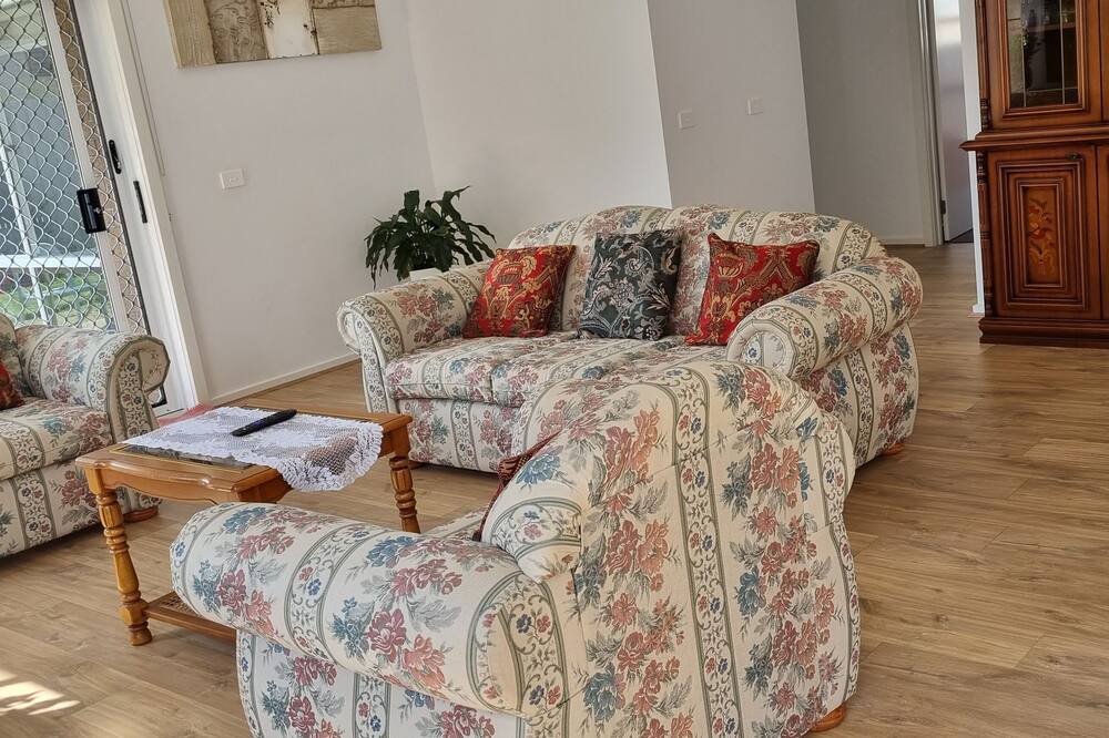 Photo of Livingroom in Armstrong Creek