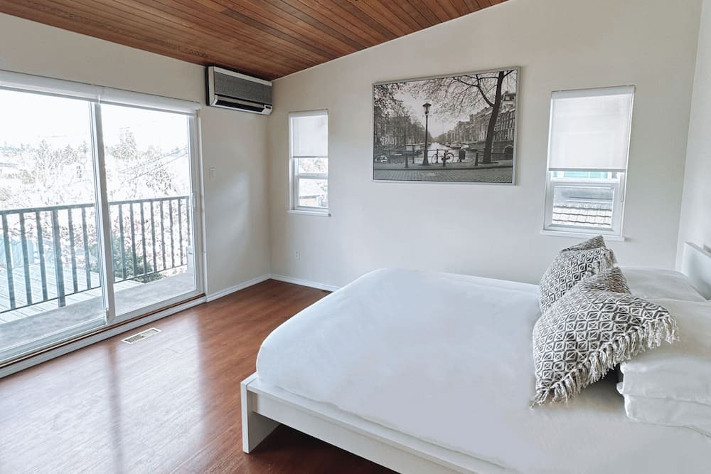 Photo of Bedroom in Fraserview