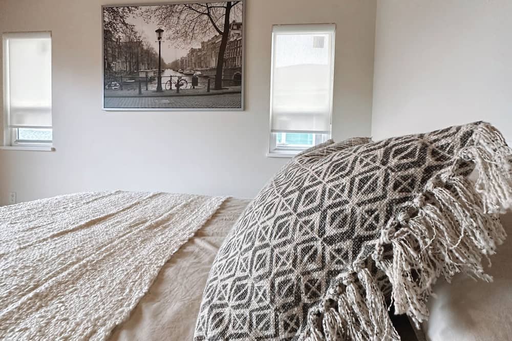 Photo of Bedroom in Fraserview