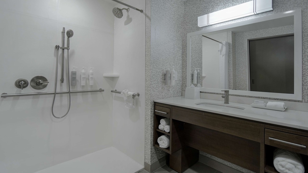 Photo of Bathroom in East Paris