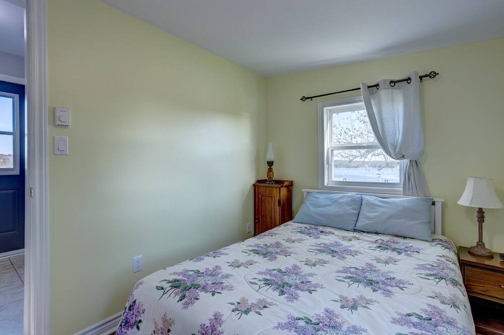 Photo of Bedroom in Sambro